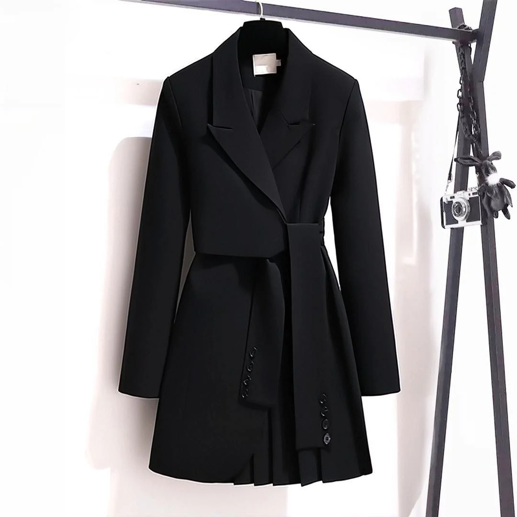 Eugénia | Elegant taljeret frakke