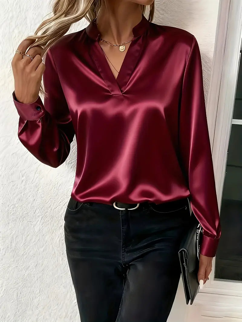 Claudine | Satinbluse med V-hals