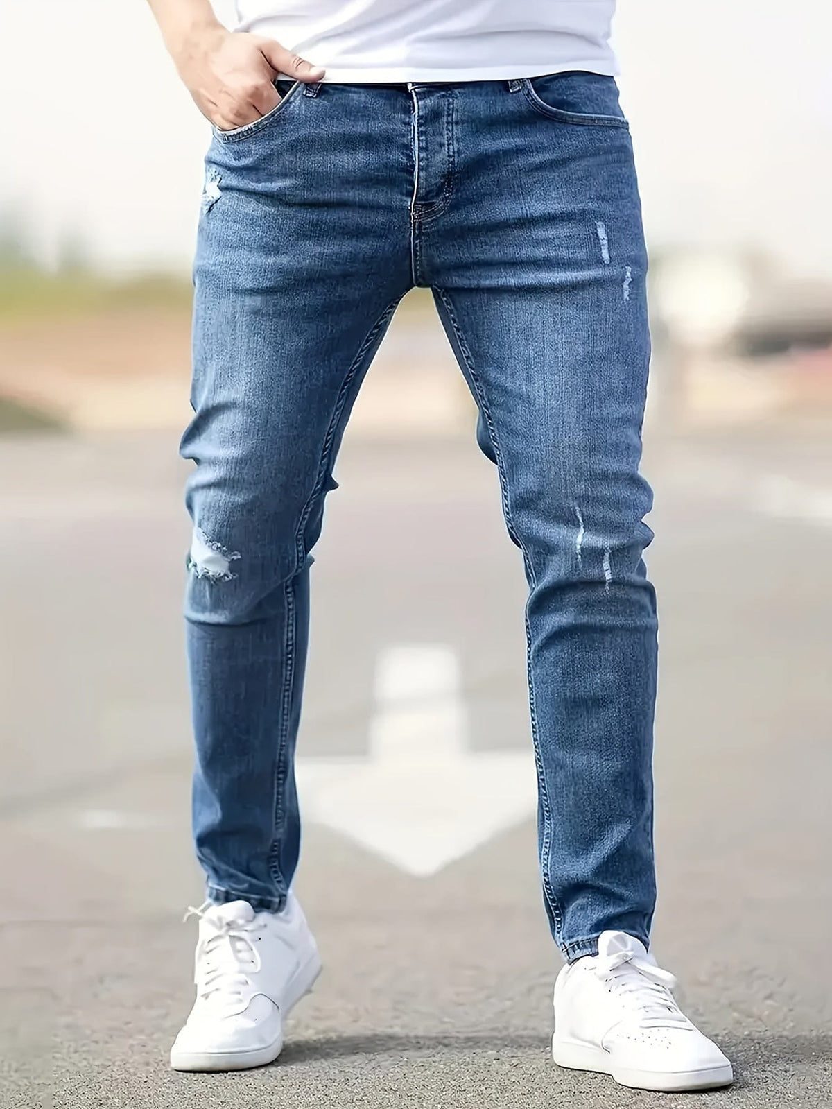 Clovis | Slim fit jeans med slidte detaljer