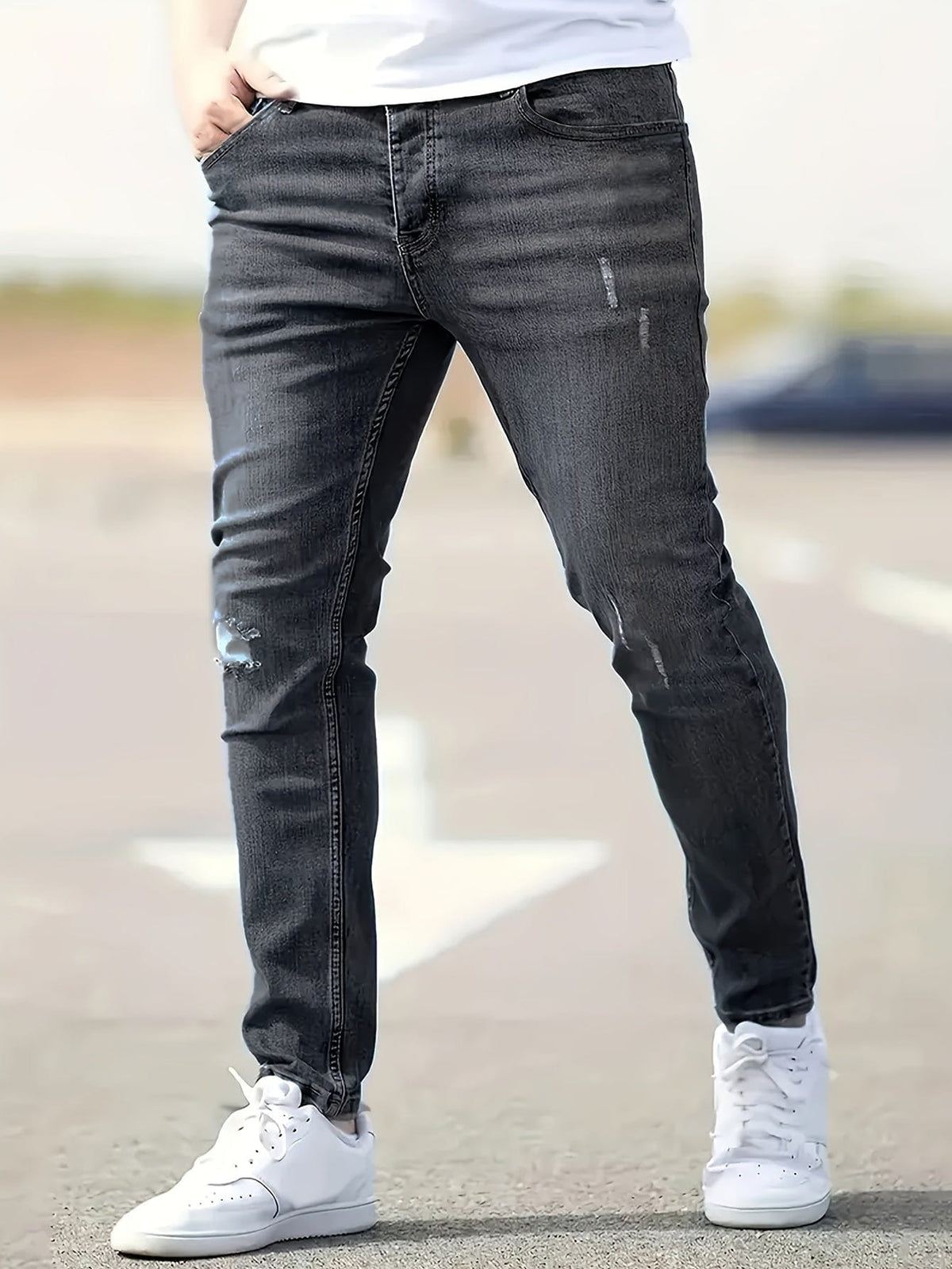 Clovis | Slim fit jeans med slidte detaljer