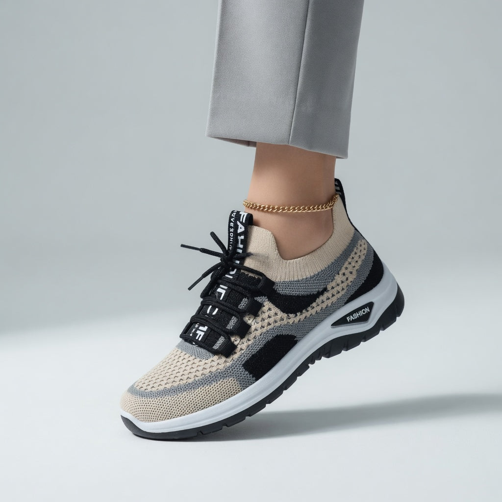 Liliane | Perforerede sneakers med kilehæl