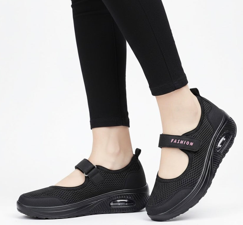 Marianne | Mesh-sneakers med kilehæl