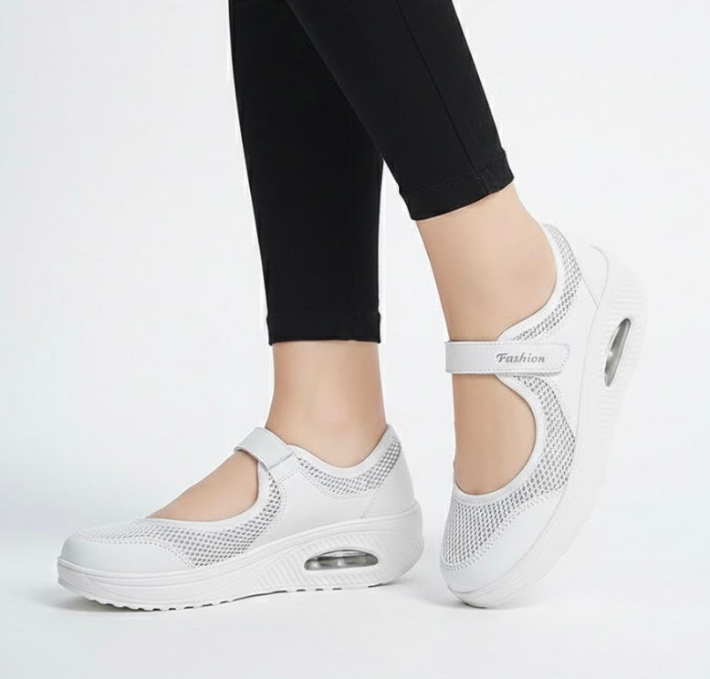 Marianne | Mesh-sneakers med kilehæl