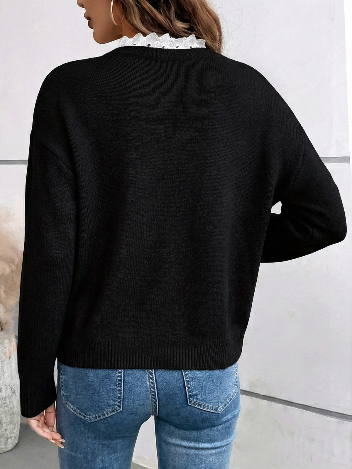 Céline | V-halsstrik med blonde