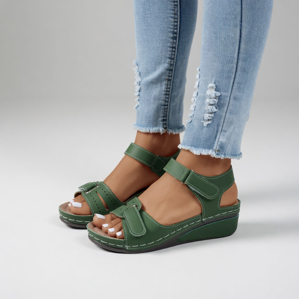Fernande | Kilehælssandaler med velcro