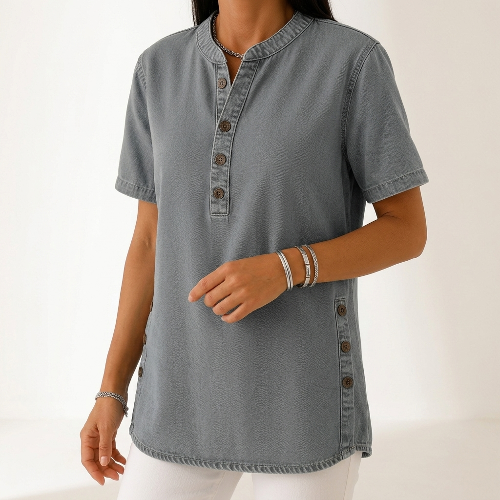 Denise | Top med denimlook og Henley-krave