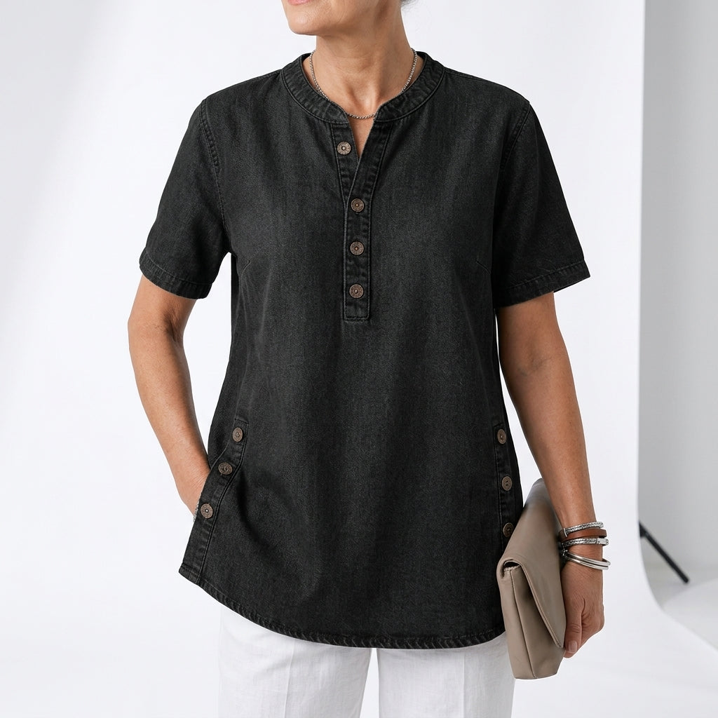 Denise | Top med denimlook og Henley-krave