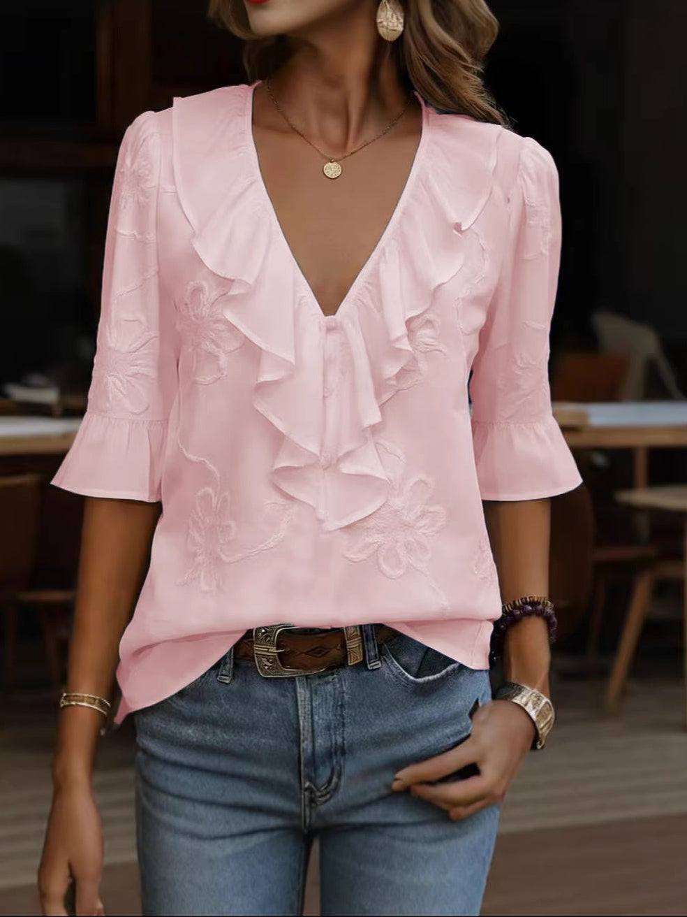 Isaline | V-halsbluse med flæser