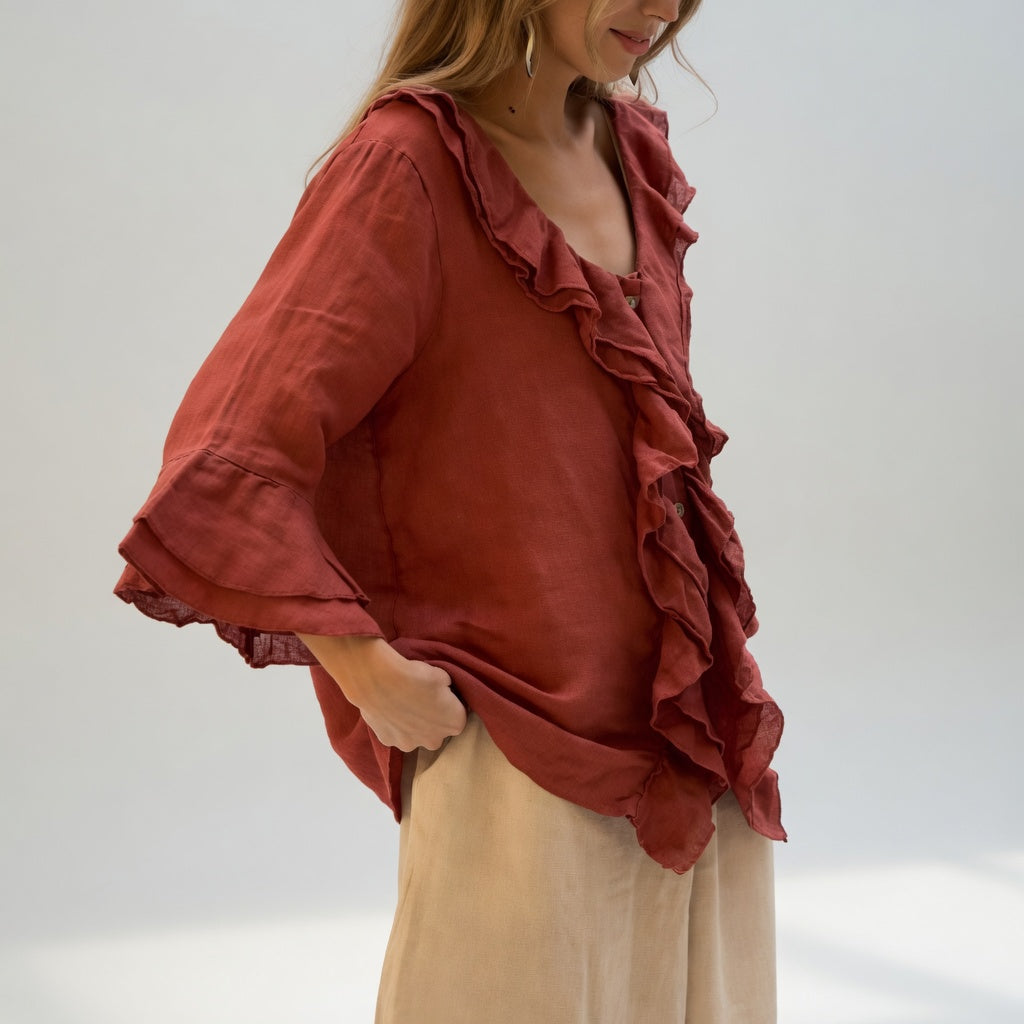 Alice | Flydende bluse med flæsekrave