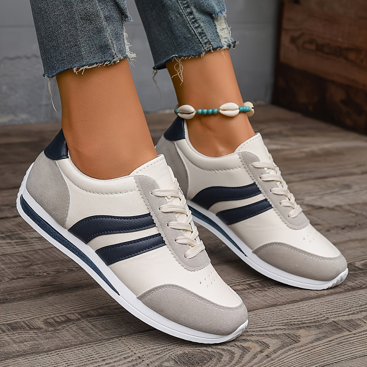Lisa | Hvide sneakers med kontraststriber