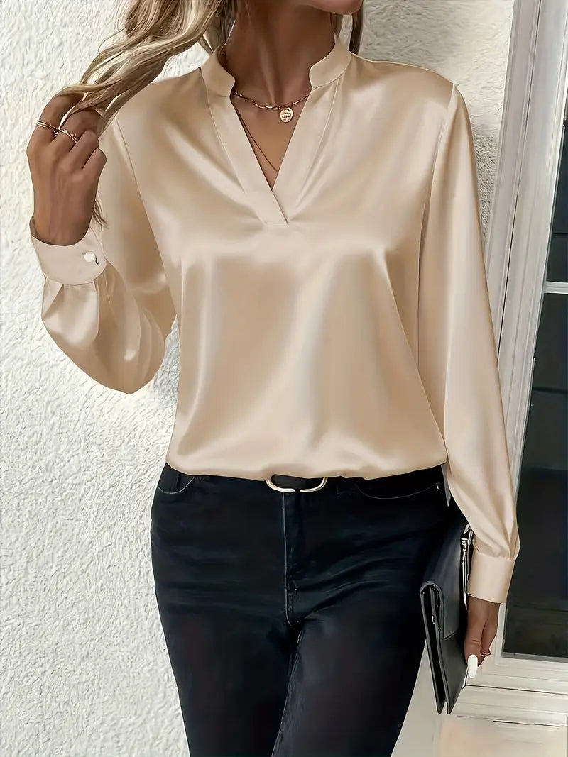 Claudine | Satinbluse med V-hals