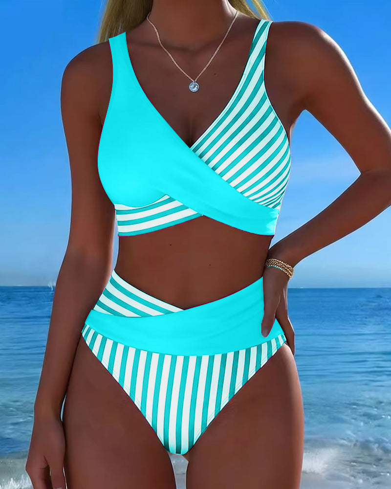 Rafaëlle | Stribet bikini med krydset top og højtaljede trusser