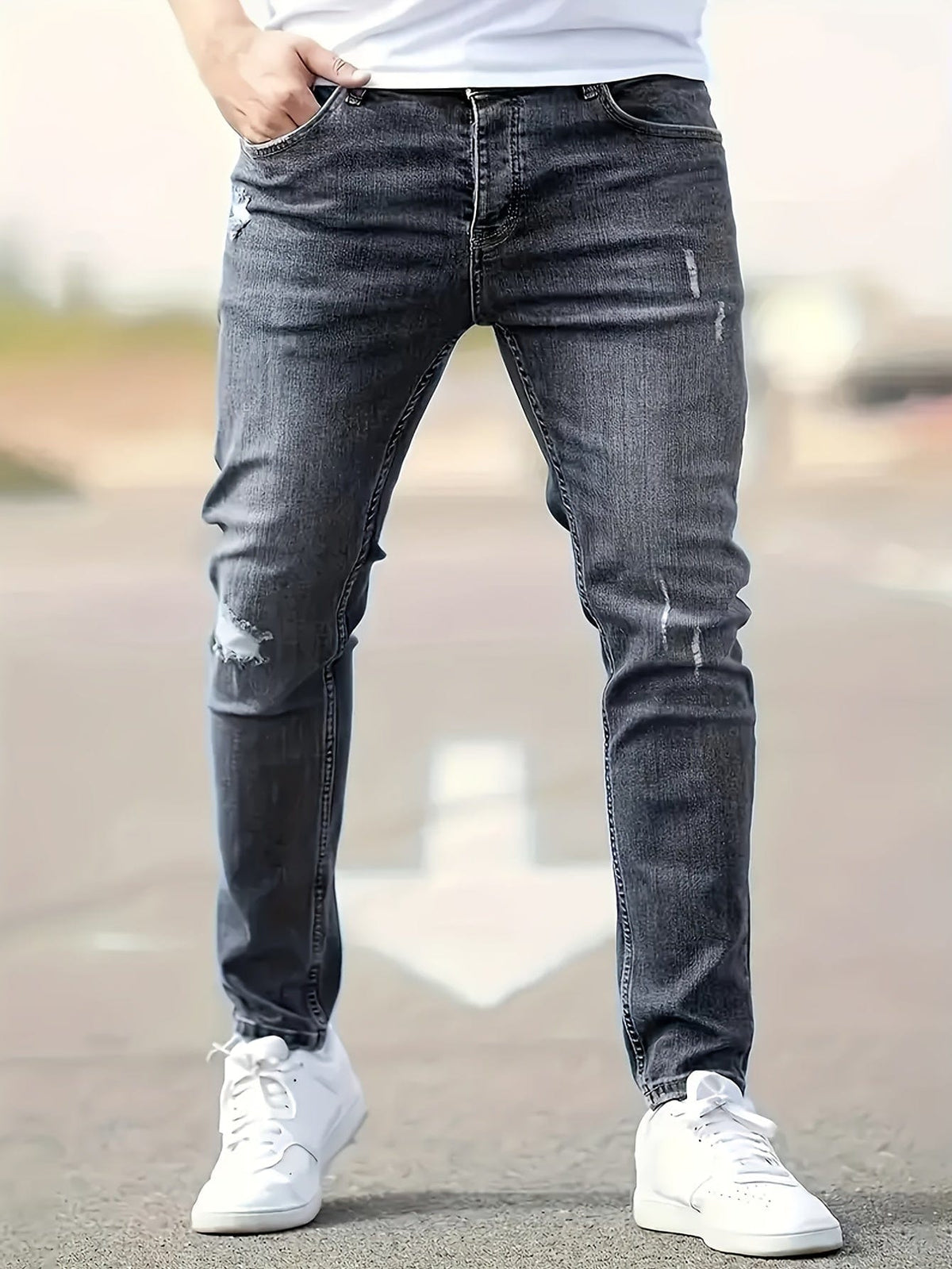 Clovis | Slim fit jeans med slidte detaljer